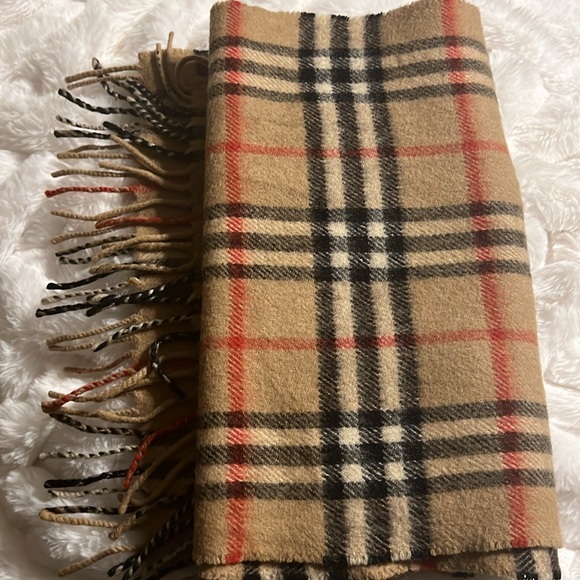 Burberry scarf - Picture 6 of 7